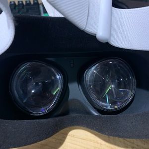 Oculus quest 2 128 gb brand new only been played once